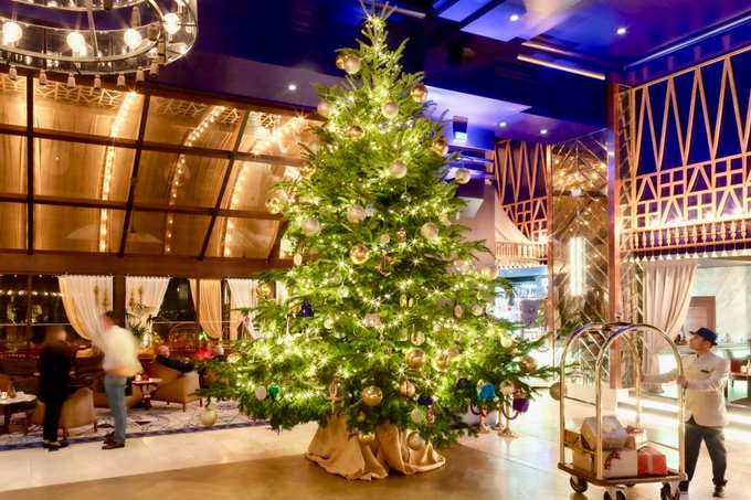 Kempinski Hotel Bahia-ს ნაძვის ხე