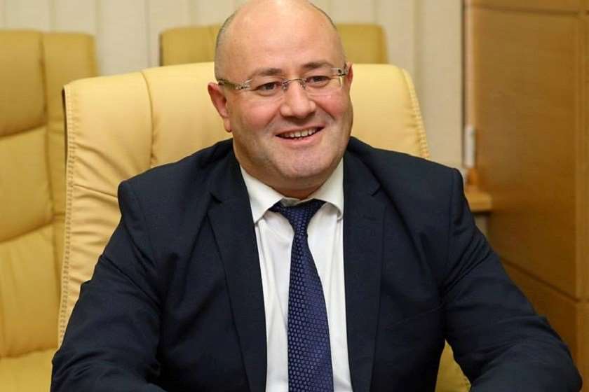 ლევან იზორია