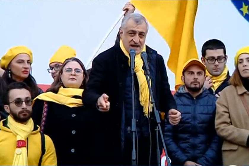 მამუკა ხაზარაძე