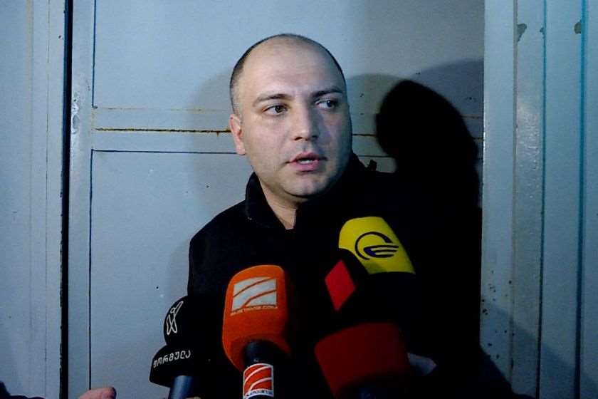 დედის მკვლელობა მეზობელი