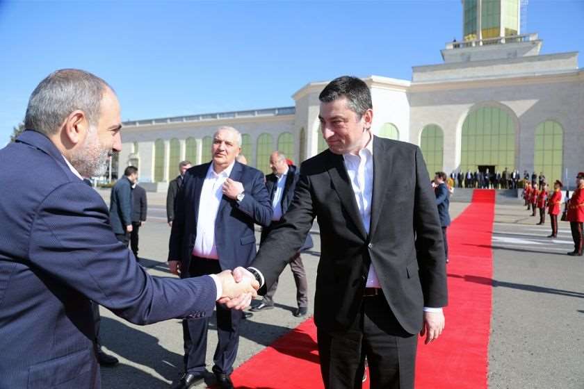 ნიკოლ ფაშინიანი და გიორგი გახარია