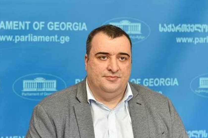 რატი იონათამიშვილი