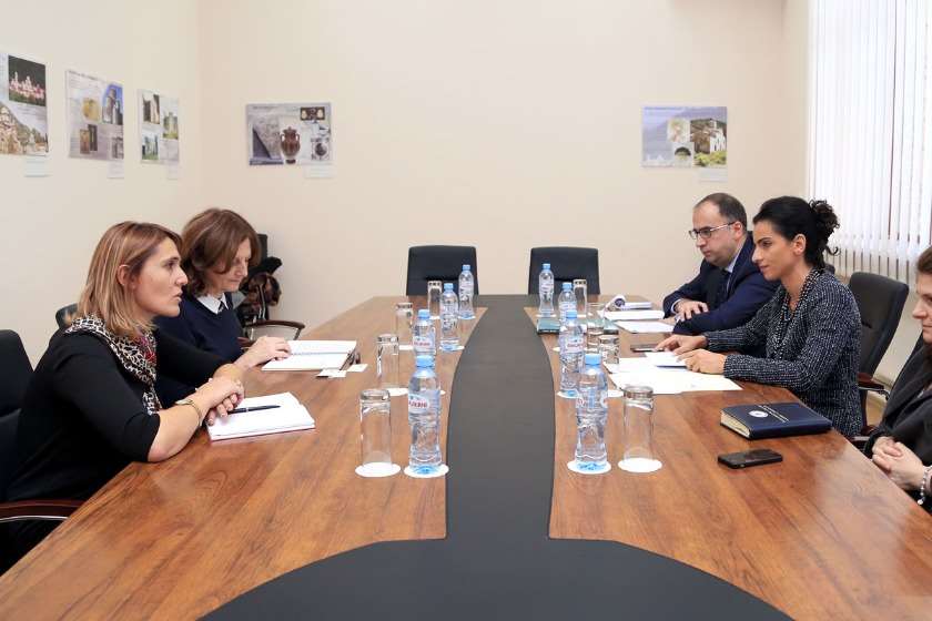 ხათუნა თოთლაძე