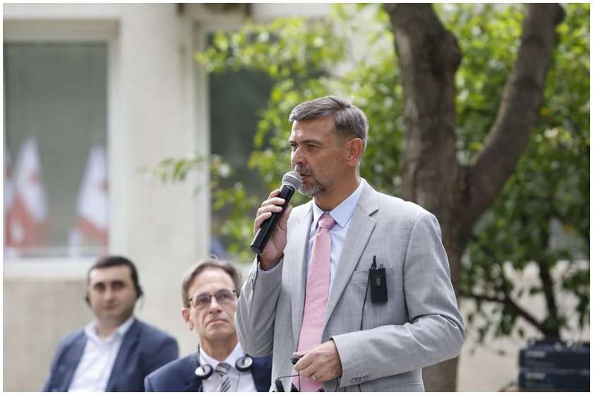 პეტერ მიკისკა