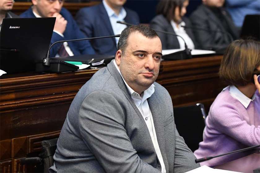 რატი იონათამიშვილი