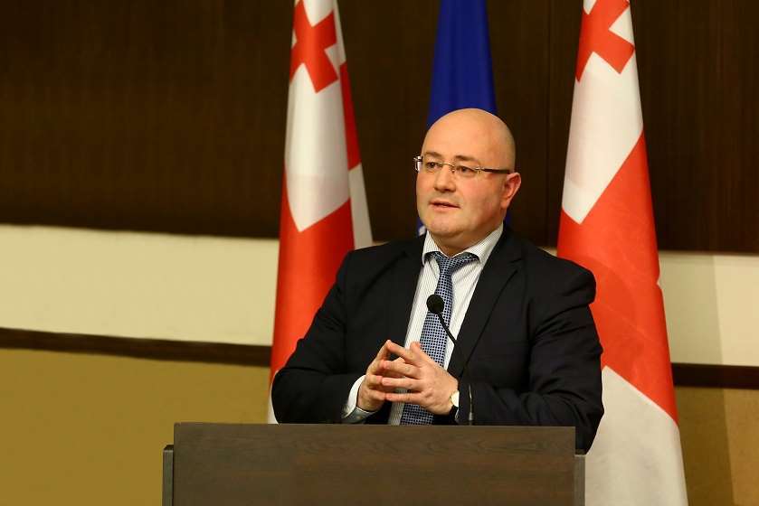 ლევან იზორია