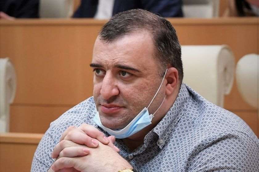 რატი იონათამიშვილი