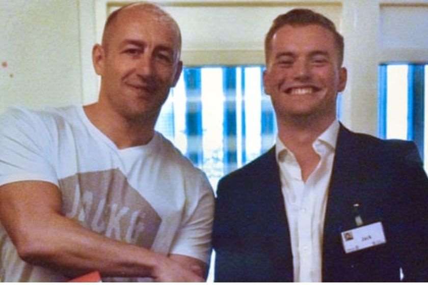 სტივენ გალანტი (მარცხნივ)