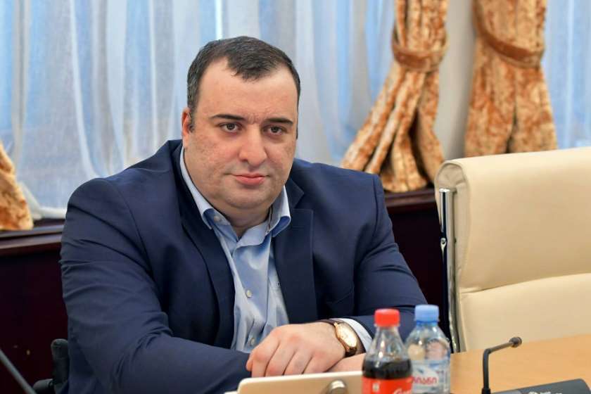 რატი იონათამიშვილი