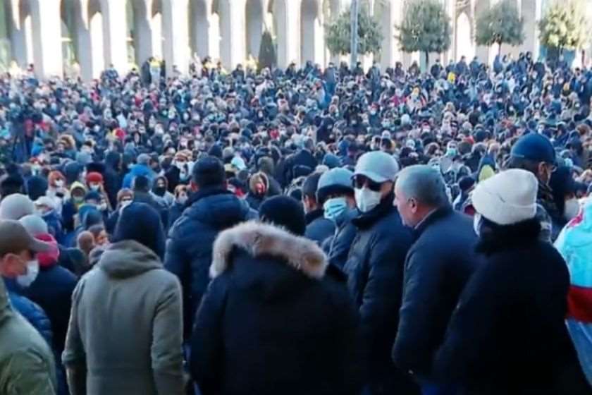 აქცია პარლამენტთან