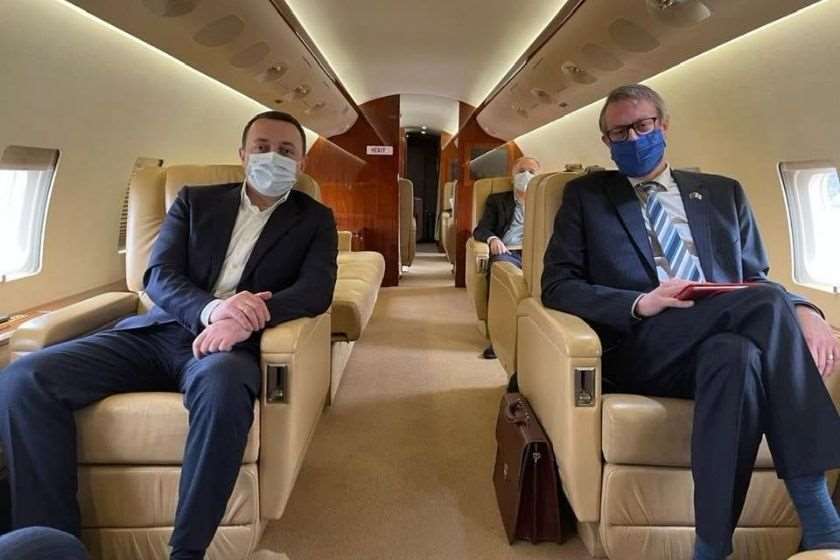 ირაკლი ღარიბაშვილი
კარლ ჰარცელი