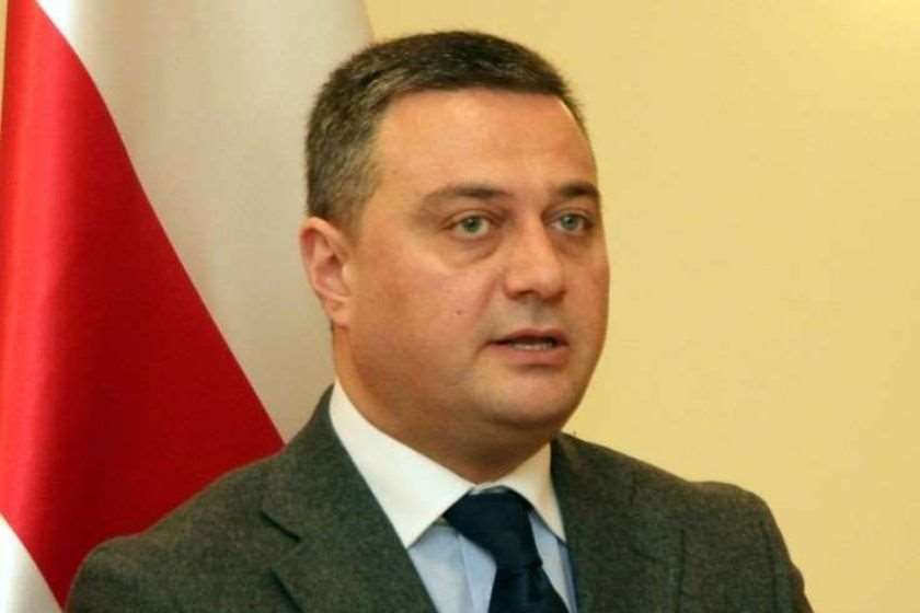 ვიქტორ დოლიძე