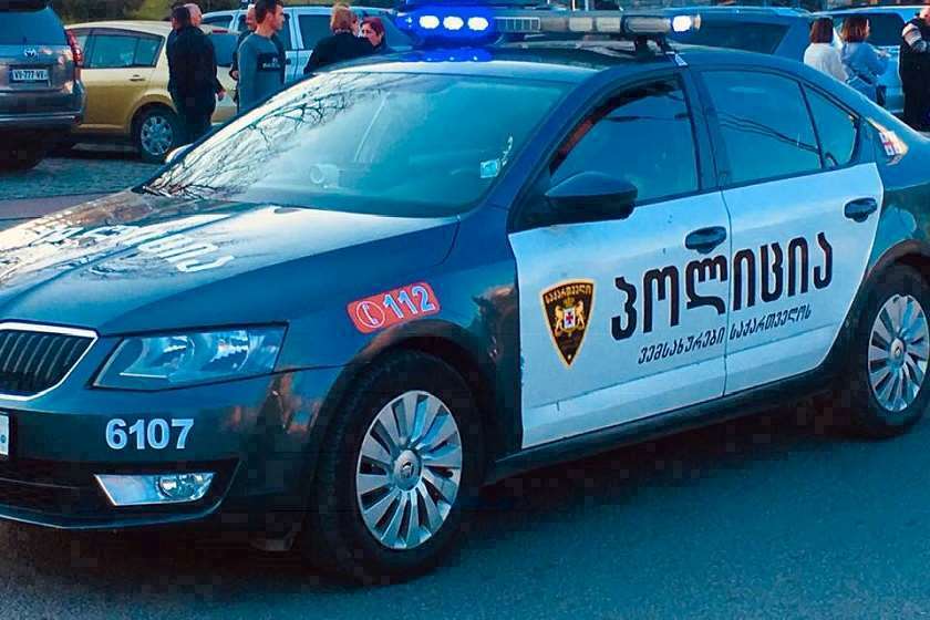 პოლიცია დაკავება