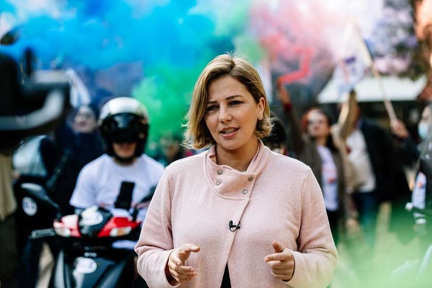 ანა დოლიძე