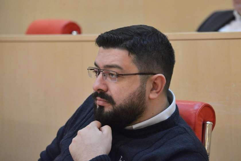 დიმიტრი სამხარაძე