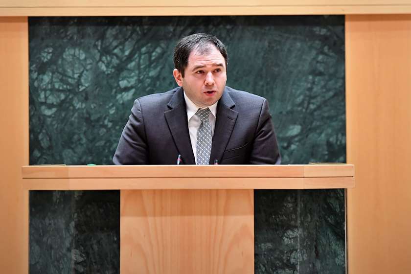 ნიკოლოზ სამხარაძე