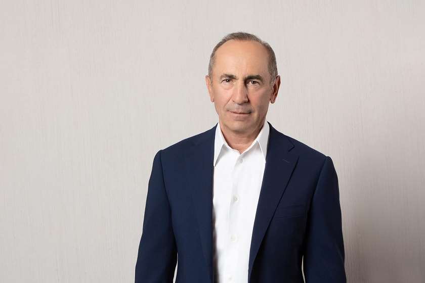 რობერტ ქოჩარიანი