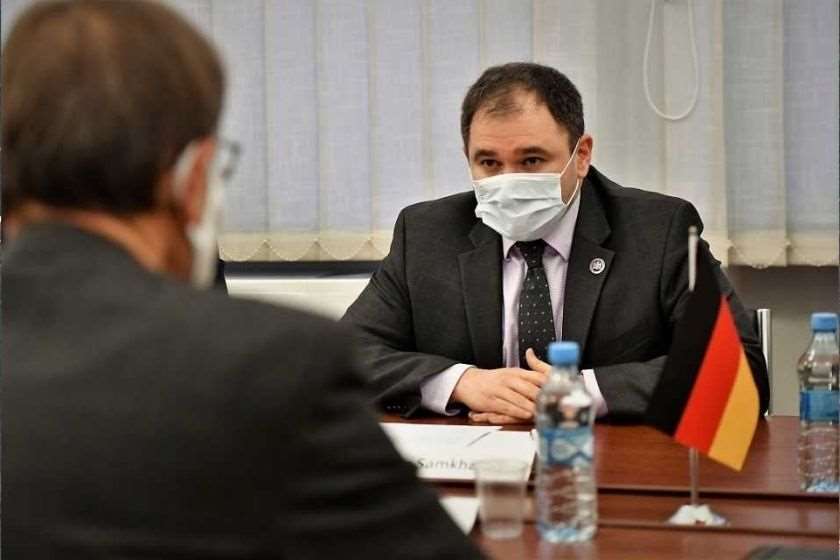 ნიკოლოზ სამხარაძე