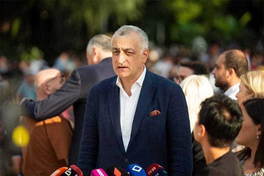 მამუკა ხაზარაძე