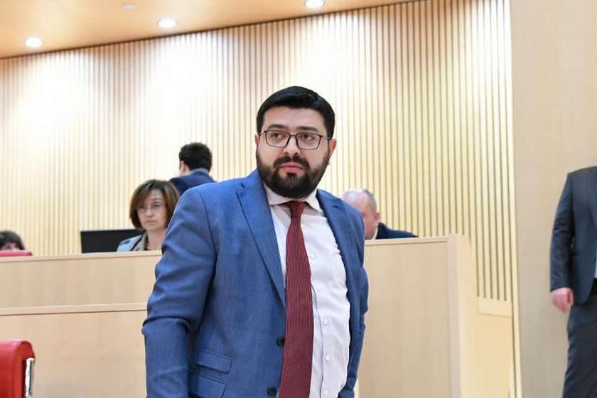 დიმიტრი სამხარაძე