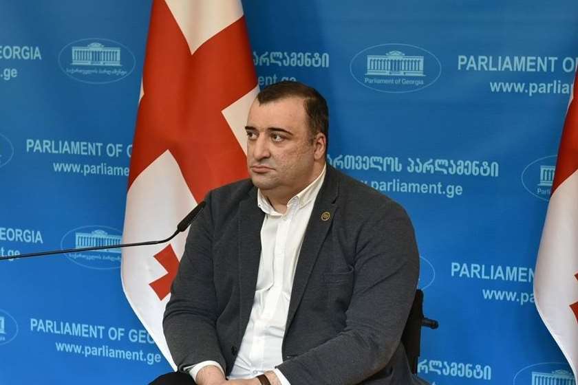 რატი იონათამიშვილი