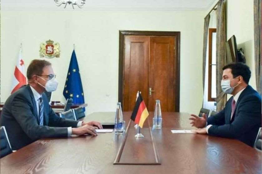 ჰუბერტ ქნირში არჩილ თალაკვაძე