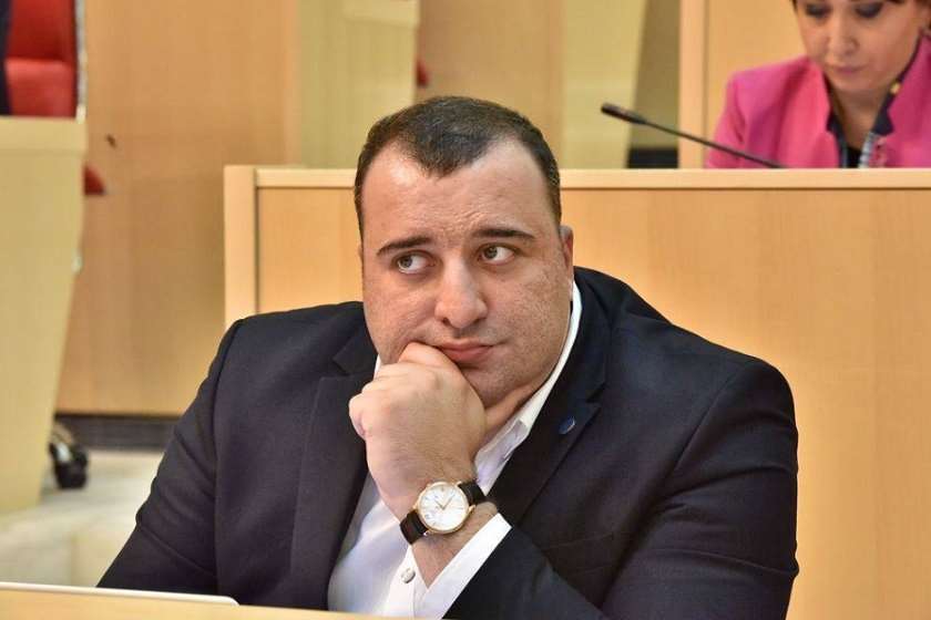 რატი იონათამიშვილი
