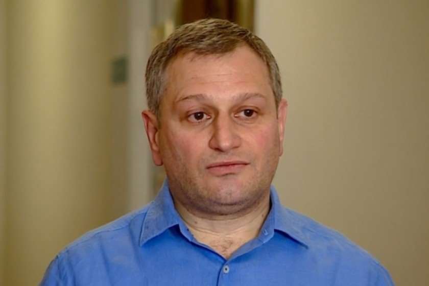 არმაზ ახვლედიანი