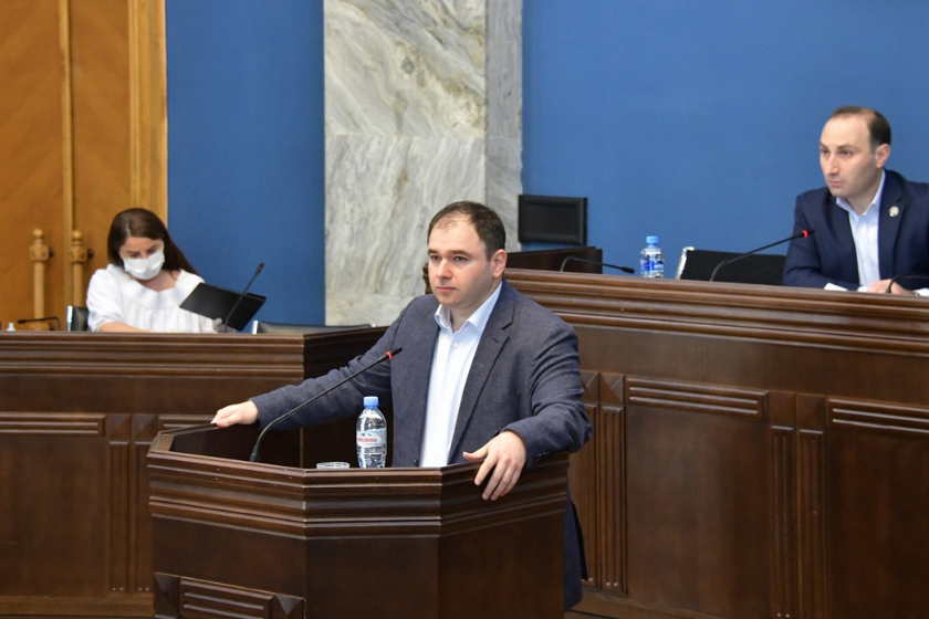 ნიკოლოზ სამხარაძე