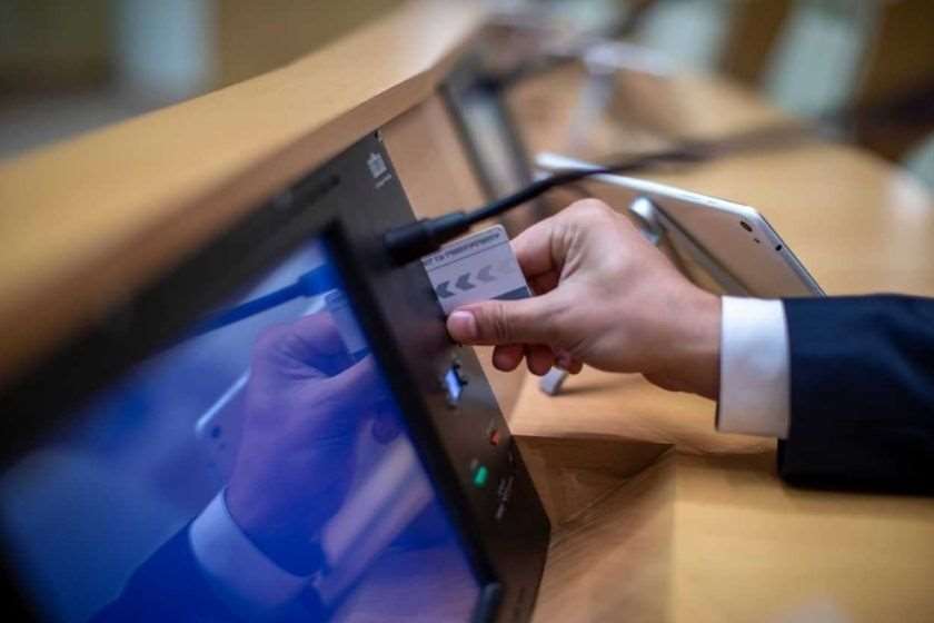 პარლამენტში ხმის მიცემა