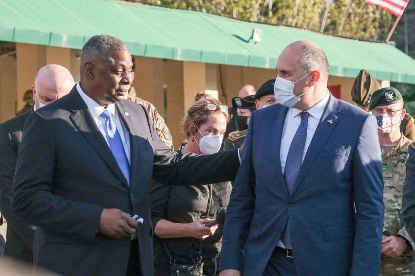 ჯუანშერ ბურჭულაძე
ლოიდ ოსტინი