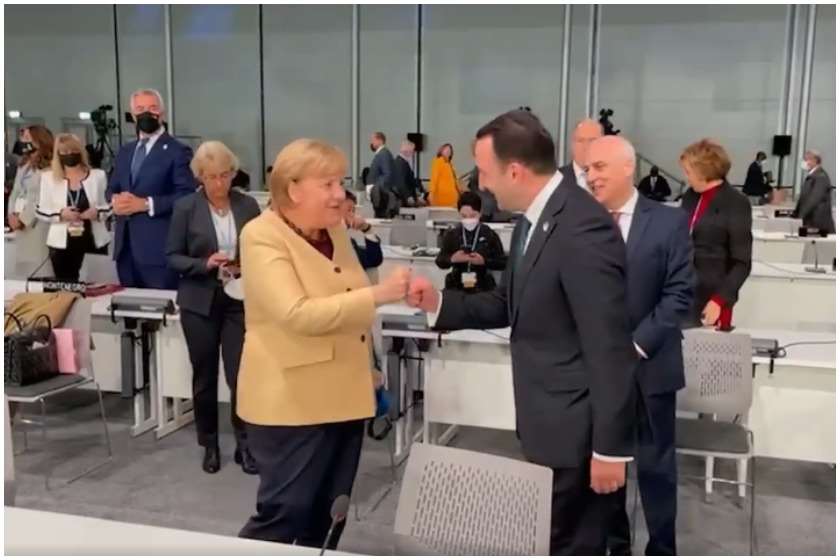 ანგელა მერკელი
ირაკლი ღარიბაშვილი