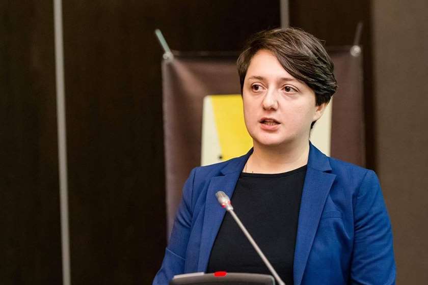 ანა აბაშიძე