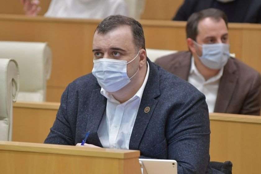 რატი იონათამიშვილი