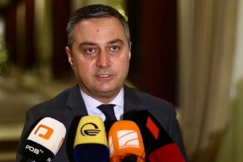 ვიქტორ დოლიძე