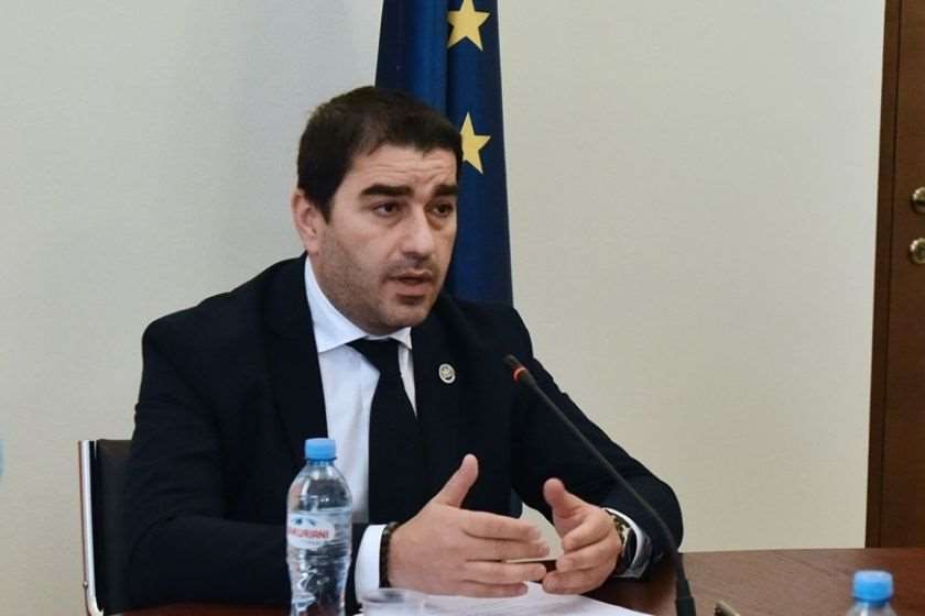 შალვა პაპუაშვილი