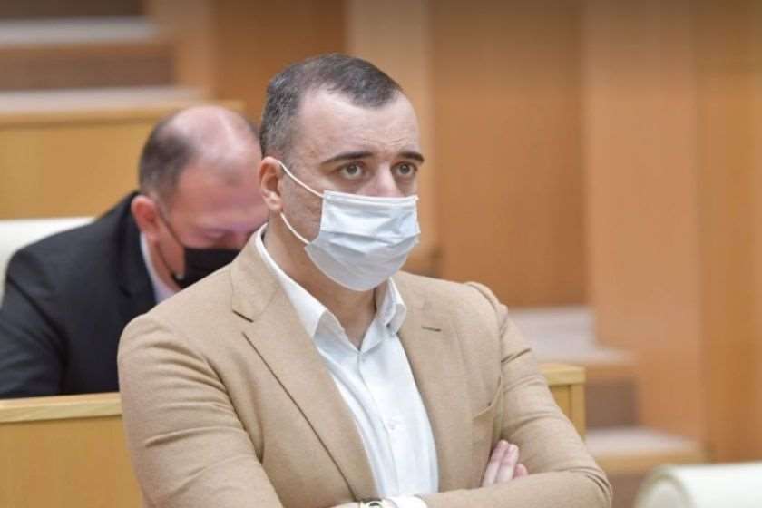 რატი იონათამიშვილი