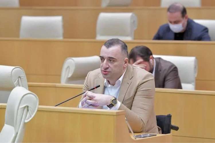 რატი იონათამიშვილი