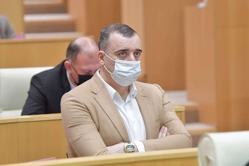 რატი იონათამიშვილი