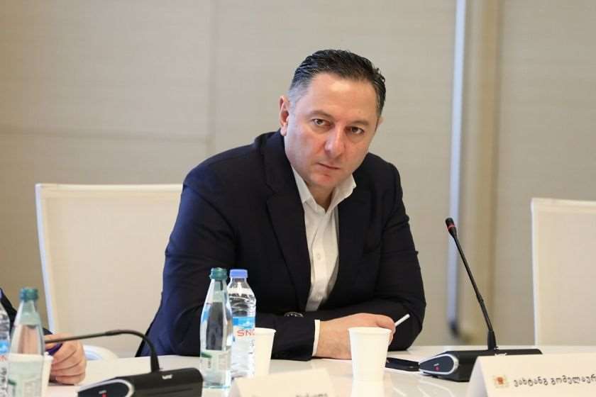 ვახტანგ გომელაური