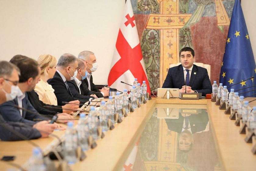 შალვა პაპუაშვილი