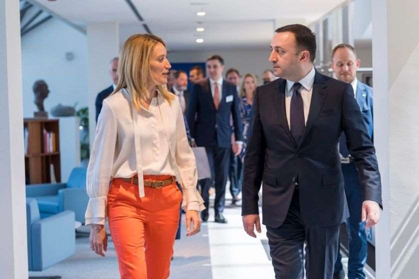 რობერტა მეცოლა და ირაკლი ღარიბაშვილი