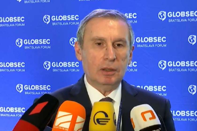 რევაზ ბეშიძე