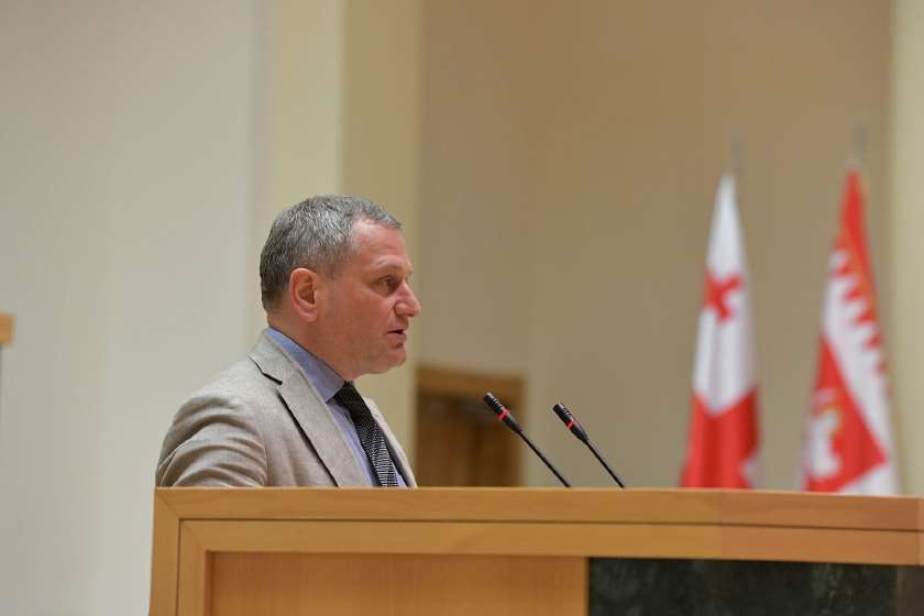 არმაზ ახვლედიანი