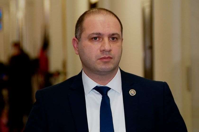 გივი მიქანაძე

