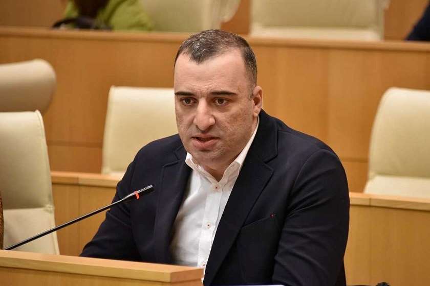 რატი იონათამიშვილი