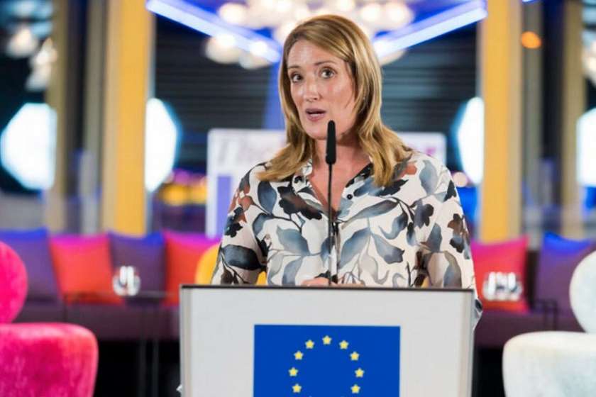 რობერტა მეცოლა