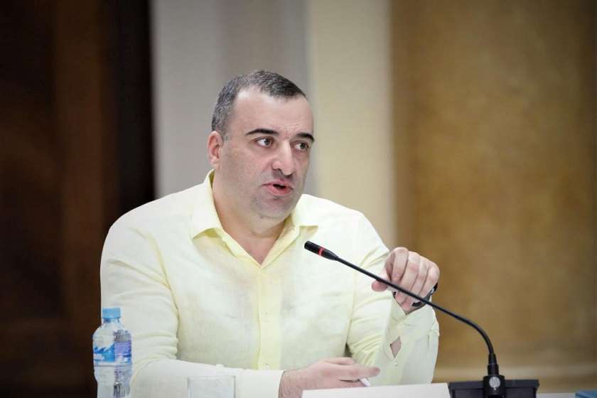 რატი იონათამიშვილი