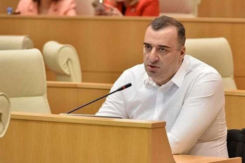 რატი იონათამიშვილი