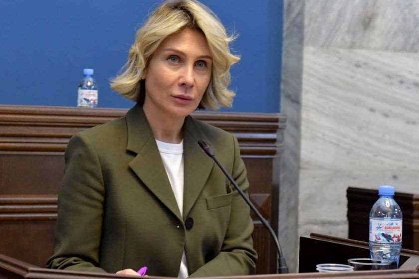 ნინო წილოსანი